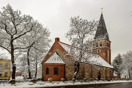 Dorfkirche Biesdorf im Winter (Nordansicht) - Urheber @ebenart